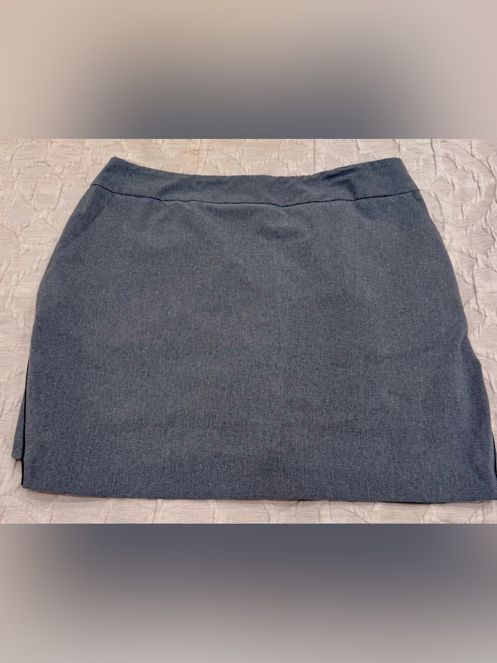 Women's Gray Straight Skirt - Classic Office Pencil Style. NWOT Never Worn